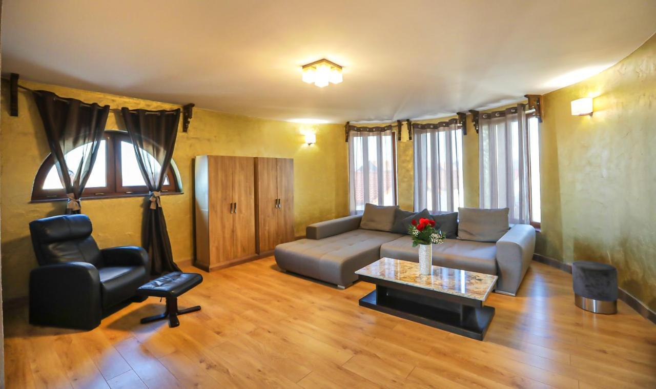 Transilvania Mansion Брашов Екстер'єр фото